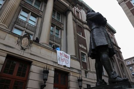 バイデン米大統領は２日、全米各地の大学でパレスチナ自治区ガザでの戦闘を巡る抗議活動が拡大する中、「抗議する権利はあるが、混乱を引き起こす権利はない」と言明した。４月撮影（２０２４年　ロイター/Caitlin Ochs）