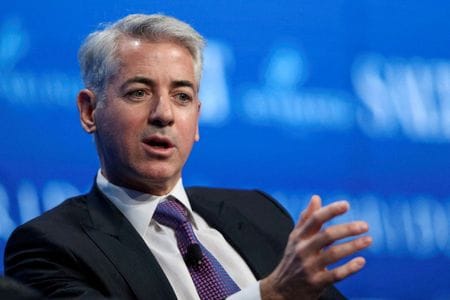 ７月３０日、    米著名投資家でヘッジファンド運用者のビル・アックマン氏（写真）は、米国で新規上場するクローズドエンド型ファンド「パーシング・スクエアＵＳＡ」について、最終的な資金調達規模が約２０億ドルになると明らかにした。ラスベガスで２０１７年５月撮影（２０２４年　ロイター/Richard Brian）