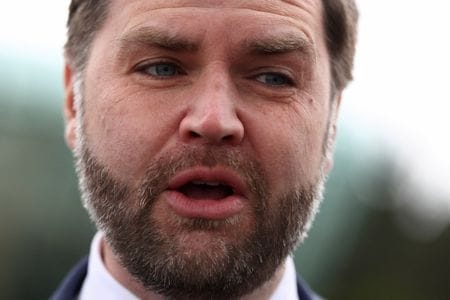 写真はバンス米副大統領。アゼルバイジャン・バクーで11日撮影。REUTERS/Kevin Lamarque/Pool