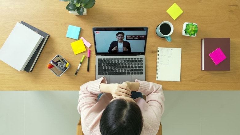 PCでもスマホでも受講できるUdemyには、講師に質問しながら学習を進められるという利点も
