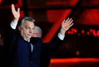 ハンガリーで民主主義の解体が始まる──オルバン首相圧勝で