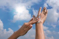 「ペプチド配合」は本当に効くのか？...「スキンケア業界」は熱視線も、科学者がダンマリの理由【美容最前線】