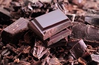 心臓専門医が薦める「ダークチョコ×紅茶」最強の組み合わせ...血管をケアする「フラバノール」とは？【最新研究】