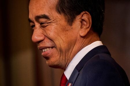 インドネシアのジョコ大統領は１２日、訪問先のベトナムで同国のボー・バン・トゥオン国家主席と会談した。写真はジョコ大統領。フィリピン・マニラで１０日撮影。（2024年 ロイター/ Ezra Acayan/Pool via REUTERS/File Photo）