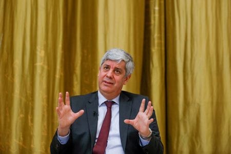 地元メディアの報道によると、ポルトガル銀行（中央銀行）の倫理委員会は１３日に会合を開き、センテノ総裁（写真）の行動について討議する予定。写真は２０２１年３月、リスボンで撮影（２０２３年　ロイター／Pedro Nunes）