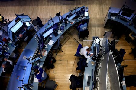 米ニューヨークのニューヨーク証券取引所（NYSE）2026年3月9日撮影。  REUTERS/Brendan McDermid/File Photo