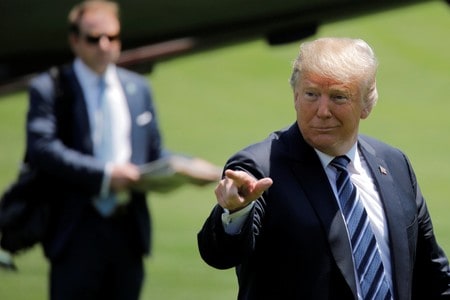 　５月２７日、トランプ米大統領（写真）は、米朝首脳会談の開催に向けて協議するため、米国の当局者らが北朝鮮に到着したとツイッターで明らかにした。２５日撮影（２０１８年　ロイター/Carlos Barria）