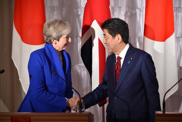 来日したメイ英首相と安倍首相。日英の安全保障協力も焦点に　Kazuhiro Nogi-REUTERS