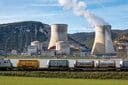 フランスは総発電量の7割以上を原子力で賄う（同国南東部のクルアス原発）　JEREMY SUYKERｰBLOOMBERG/GETTY IMAGES