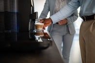 午後のコーヒーが睡眠を壊すことも...専門家が教えるカフェインとの正しい付き合い方