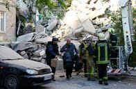 ロシアがキーウ攻撃、少なくとも4人負傷　建物倒壊で住民下敷きか