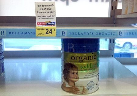 　１１月１１日、オーストラリアでは粉ミルクが品薄状態に陥っている。粉ミルクへのメラミン混入事件を契機に、もはや自国ブランドを信用しない中国人観光客が、転売目的に豪州のスーパーマーケットで買い占めているためだ。シドニーの小売店で撮影（２０１５年　ロイター/David Gray）