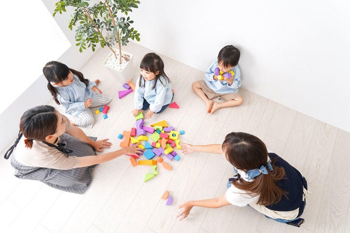 なぜ保育士が集まらないか、それは生活が成り立たぬほどの超薄給だから　maroke/iStock.