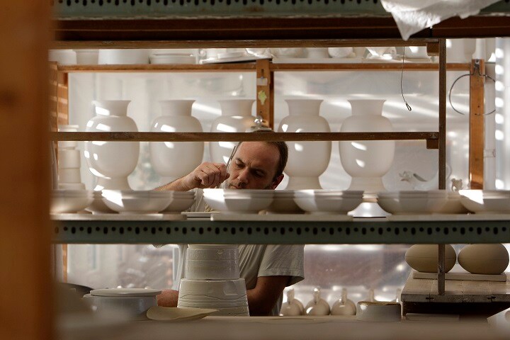 マイセンの工房　Tobias Schwarz-REUTERS