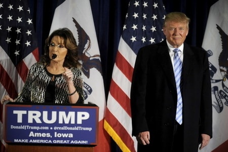 １月１９日、２００８年の米大統領選で共和党の副大統領候補だったサラ・ペイリン元アラスカ州知事が、次期大統領選で共和党候補指名を目指すトランプ氏への熱烈な支持を表明した（２０１６年　ロイター/MARK KAUZLARICH）