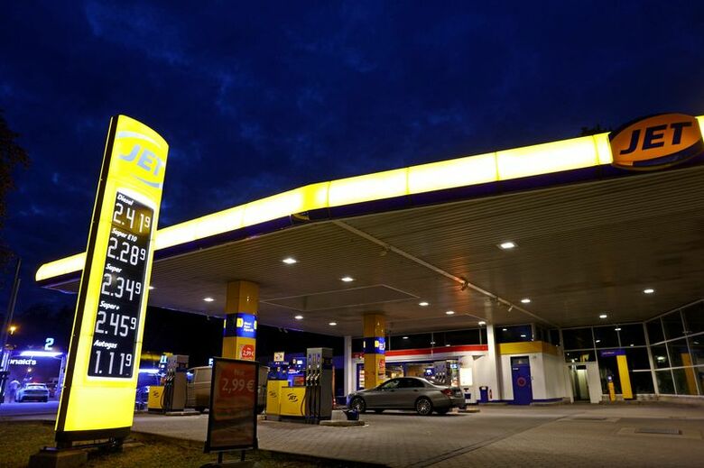 写真は2026年9月23日、ドイツ・ベルリンにあるガソリンスタンドで撮影。REUTERS/Lisi Niesner
