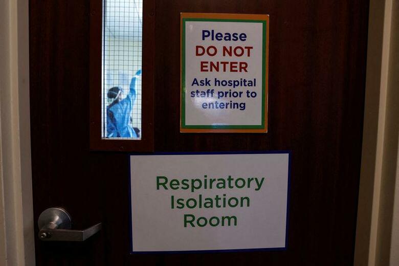 英医学誌「ランセット」が編成した国際的な専門家グループは、どのように死ぬかについて、根本的な見直しが迫られており、新型コロナウイルス禍は死に直面した人のケアについて厳しい課題を浮き彫りにしたと指摘した。米カリフォルニア州ミッションビエホの病院で1月撮影（2022年　ロイター/Shannon Stapleton）