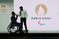 パリ五輪ロゴの出会い系アプリ激似説がネットで再燃