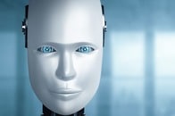 レストラン店内で配膳ロボットが「制御不能」に...店員も「なすすべなし」の暴走モード