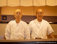 名店「すきやばし次郎」を築き上げた小野二郎と息子・禎一の職人論