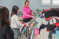 片付けの魔法で急増する古着ゴミ　ガーナを悩ませる「ときめかない現実」