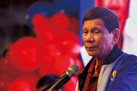 暗殺部隊のリーダーで拷問・レイプも監督か...フィリピン前大統領の逮捕で「2大王朝」のバトルの決着は？