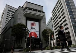 午前の日経平均は反落、ＳＯＸ安を反映　半導体除くと限定的な下げ