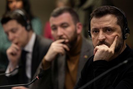 　３月２日、トランプ米大統領に近い共和党有力者らは、ウクライナのゼレンスキー大統領がロシアとの戦争を巡り態度を改めるか、さもなければ辞任する必要があるとの見方を示した。ロンドンで撮影（２０２５年　ロイター/Carlos Jasso）