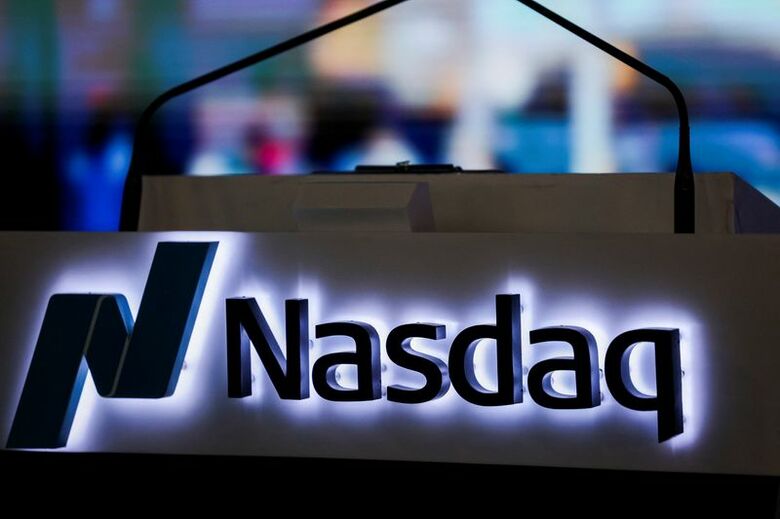 取引所運営大手ナスダックのロゴ。2月27日、米ニューヨークで撮影。 REUTERS/Jeenah Moon