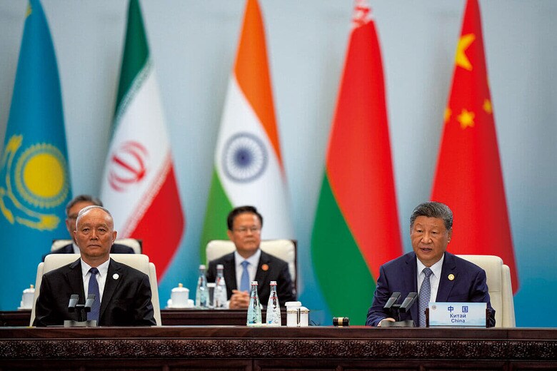 習近平（右）はアメリカの対抗軸として求心力を見せつけたが（9月1日）　SUO TAKEKUMAｰPOOL/GETTY IMAGES