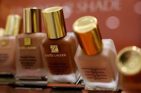 FILE PHOTO: Cosmetics by Estee Lauder are displayed at a cosmetics store in a mall, Mumbai, India, May 28, 2025. REUTERS/Francis Mascarenhas/File Photo