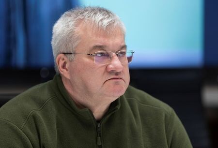 　ウクライナのシビハ外相は、１３日公開の仏紙ルモンドのインタビューで、ウクライナ戦争終結に向けた協議をウクライナと欧州抜きで行うべきでないとの見解を示した。キーウで２０２３年２月撮影（２０２５年　ロイター）