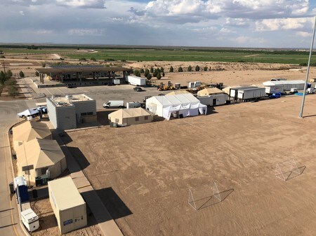 　６月２７日、米国防総省は、移民の家族を最大１万２０００人収容・保護するよう国土安全保障省から軍に要請があったと明らかにした。 写真は移民の子供のための収容施設。１４日に テキサス州で撮影。提供写真（２０１８年　ロイター）