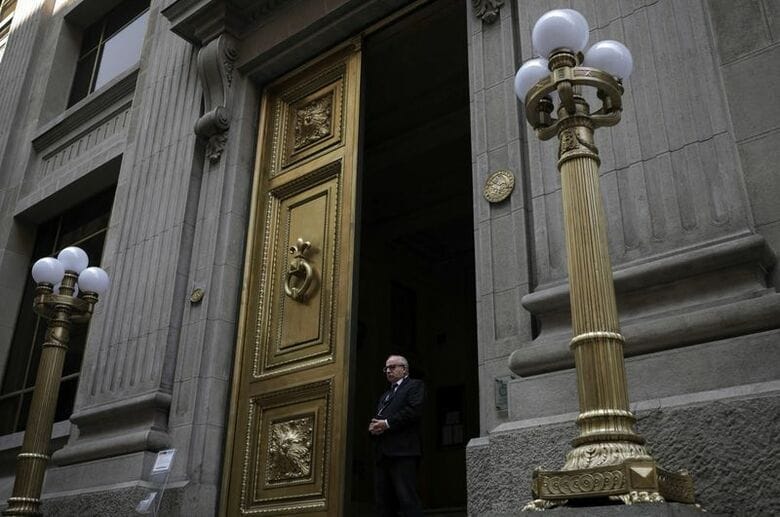 写真はチリ中央銀行。2025年4月、サンティアゴで撮影。 REUTERS/Pablo Sanhueza