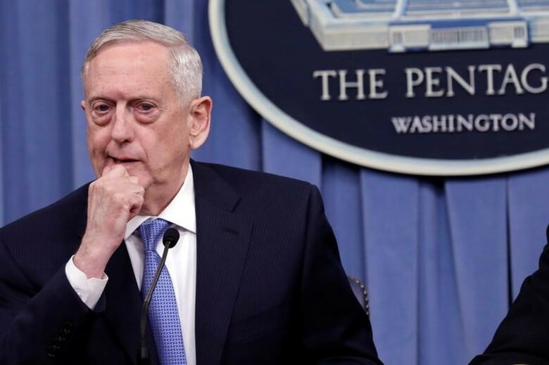 ６月５日、米国務省は、米国がサウジアラビアに対し、軍事訓練プログラムやレーダーシステムなど、約１４億ドル相当を売却する計画を承認した。マティス長官、国防総省で４月撮影（２０１７年　ロイター／Yuri Gripas）