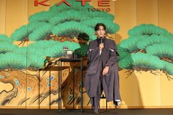 KATEが歌舞伎とコラボし、「陰影メイク」を世界に伝える新たな挑戦