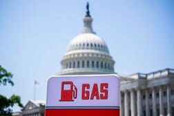 米消費者にのしかかる「イラン税」──長期化する戦争コスト
