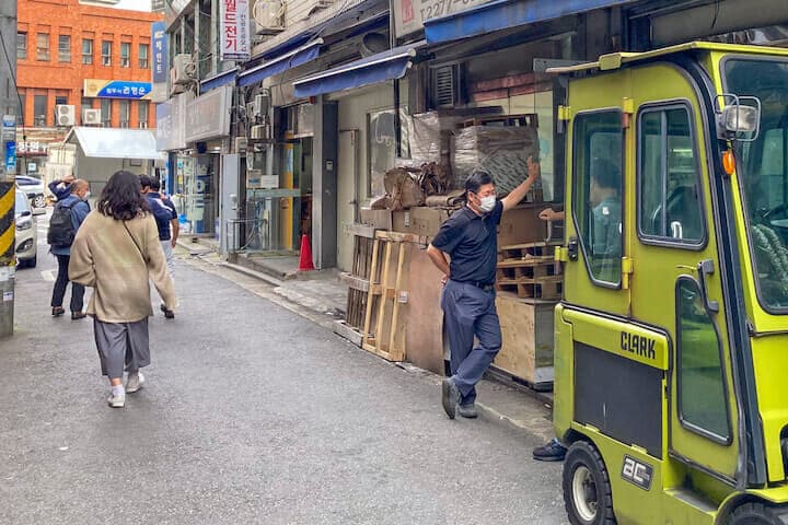 ソウル中心部乙支路3街（ウルチロサムガ）の町工場の人びと