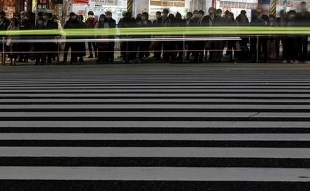 経済産業省が２９日に発表した２月の商業動態統計速報によると、小売業販売額（全店ベース）は前年比４．６％増だった。写真は２０２０年１１月、都内で撮影（２０２４年　ロイター／Issei Kato）