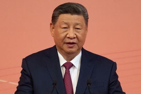 　中国の習近平国家主席は１４日、欧州連合（ＥＵ）のコスタ欧州理事会議長（大統領）と電話会談し、ＥＵが「協力のための信頼できるパートナー」になることを望んでいると述べた。代表撮影（２０２５年　ロイター）