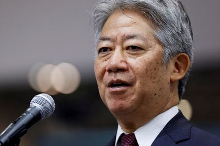 写真は川崎重工業の橋本康彦社長。１２月３日、東京都内で開かれた国際ロボット展で撮影（２０２５年　ロイター/Manami Yamada）