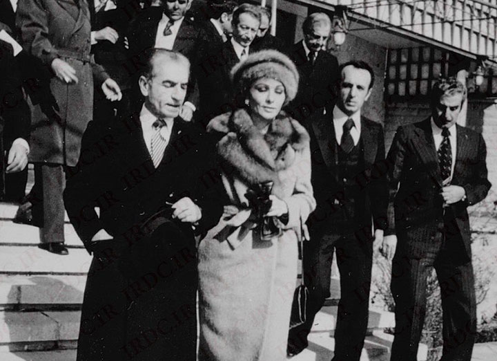 イラン革命によって国を追われるパーレビ国王夫妻（79年1月16日）　PUBLIC DOMAIN/WIKIMEDIA COMMONS