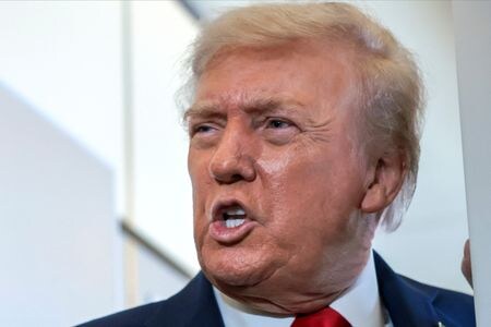 トランプ米大統領は中国の習近平国家主席と１０月下旬に韓国で会談する方針を変えていない。ベセント米財務長官が１３日、明らかにした。写真は１０月１３日撮影（２０２５年　ロイター／Evelyn Hockstein）