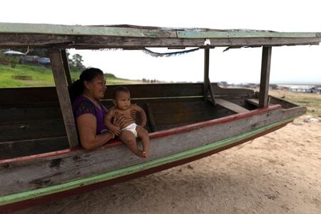 ブラジルのシルべイラ鉱山・エネルギー相は１９日、エネルギー当局がサマータイム復活を承認したと明らかにした。写真は干ばつで干上がった湖。１８日撮影（２０２４年　ロイター／Jorge Silva）
