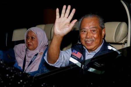 　１１月２１日　マレーシア王室は２１日、政権樹立に向けた主要政党の首相候補提出期限を１日延長して明日２２日の午後２時（日本時間午後３時）とした。写真はムヒディン前首相。２０日、マレーシア中部スランゴール州シャーアラムで撮影（２０２２年　ロイター／Lai Seng Sin）