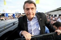 混迷のブラジル大統領選　最有力候補ボルソナロ、遊説中に刺され瀕死の重傷