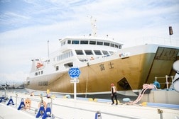 地方の赤字フェリーは、異色の「謎解き演劇クルーズ」で存続危機を乗り越えられるか