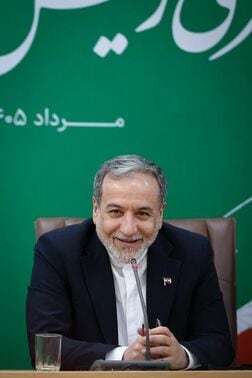 イラン外相、オマーンと合意近いと表明　海峡再開は米の対応次第と指摘