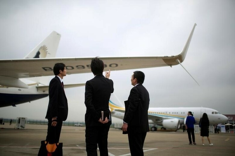 ４月１２日、中国の富裕層やビジネスエグゼクティブ向けの自家用ジェット機は、豪華さから実用性重視にシフトしている。写真は上海虹橋国際空港で開催されたアジア・ビジネス航空ショー （２０１６年　ロイター/Aly Song）