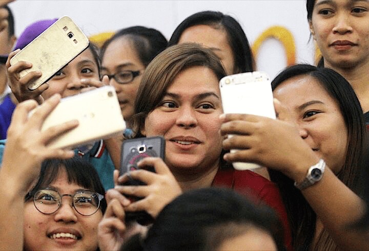 来年のフィリピン大統領選の超本命と言われるドゥテルテ大統領の娘サラ・ドゥテルテ　REUTERS/Lean Daval Jr